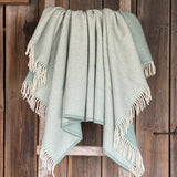 Piparmētru zaļa toņa aitas vilnas pleds ar baltām bārkstīm 130X200cm