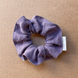 Lina auduma matu gumija - scrunchie - Dūmakainas Lavandas tonis L (~5cm plata)