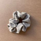 Lina auduma matu gumija - scrunchie - Nekrāsota, dabīgi pelēka lina tonis M (~3cm plata)