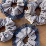 Lina auduma matu gumija - scrunchie - Zili svītraina L (~5cm plata) (Copy) (Copy)