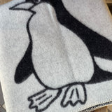 Melni/balta bērnu 100% aitas vilnas sedziņa ar PINGVĪNIEM 100x140cm