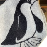 Melni/balta bērnu 100% aitas vilnas sedziņa ar PINGVĪNIEM 100x140cm