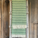 PIPARMĒTRU ZAĻAS SVĪTRAS 100% aitas vilnas pleds ar baltām bārkstīm 150 × 210 cm