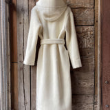 Individuālie pasūtījumi - balts garais aitas vilnas ziemas halāts/mētelis ar kapuci, bez oderes