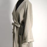 Dabīgi pelēks mīkstināta lina kimono tipa halāts