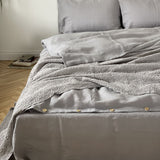 Gaiši pelēka toņa (vienkrāsains) lina/kokvilnas vafeļauduma gultas pārklājs, dažādi izmēri