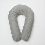 Gaiši zils/dabīgi pelēks sīki svītrots, mīkstināta lina, lielais "garkāju" grūtnieču pakaviņš - barošanas spilvens