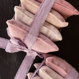 Lavandas spilventiņš, koraļļu rozā lina spilvendrānā