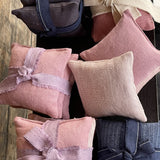 Lavandas spilventiņš, koraļļu rozā lina spilvendrānā