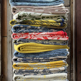 Koši sārts/balts kokvilnas samta- velūra pleds/sega/gultas pārklājs ar sārtām maliņām