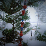 Kaklarota ar krāsainiem halcedoniem