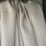 Maigi rozā toņa Jaunzēlandes aitas vilnas pleds ar baltām bārkstīm