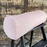 Maigi rozā, mīkstināta lina griķu spilvens - rullītis - pagalvītis