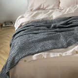 Melni-balts mistrots lina/kokvilnas vafeļauduma gultas pārklājs, dažādi izmēri