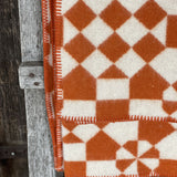 Oranži/balta aitas vilnas sega