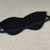 Tumši zila kaķa acu formas miega maska gulēšanai ar pavasara ziediem