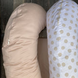 Maiga pūderrozā toņa kokvilnas satīna lielais grūtnieču pakaviņš - barošanas spilvens mammām & bērniem