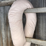 Maiga pūderrozā toņa kokvilnas satīna lielais grūtnieču pakaviņš - barošanas spilvens mammām & bērniem