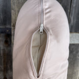 Maiga pūderrozā toņa kokvilnas satīna lielais grūtnieču pakaviņš - barošanas spilvens mammām & bērniem