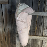 Maiga pūderrozā toņa kokvilnas satīna lielais grūtnieču pakaviņš - barošanas spilvens mammām & bērniem