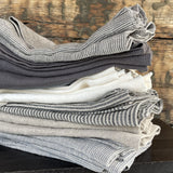 Mīkstināta lina tumši pelēkas galda salvetes ar platām maliņām