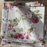 Lina galda salvetes ar rozēm un šaurām maliņām