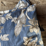 Kokvilnas spilvendrāna ar ziedu un putnu rakstu