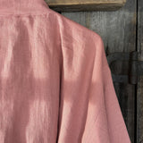 Koraļļu rozā mīkstināta lina auduma - kimono tipa halāts ar uzšūtām kabatām