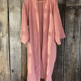 Koraļļu rozā mīkstināta lina auduma - kimono tipa halāts ar uzšūtām kabatām