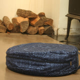 Tumši pelēka/dabīgi pelēka sīki svītrota mīkstināta lina auduma zafu - meditācijas spilvens pildīts ar griķu sēnalām