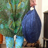 Tumši pelēka/dabīgi pelēka sīki svītrota mīkstināta lina auduma zafu - meditācijas spilvens pildīts ar griķu sēnalām