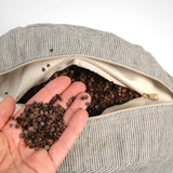 Tumši pelēka/dabīgi pelēka sīki svītrota mīkstināta lina auduma zafu - meditācijas spilvens pildīts ar griķu sēnalām