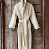 Individuālie pasūtījumi - balts aitas vilnas garais ziemas halāts/mētelis bez oderes