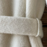 Individuālie pasūtījumi - balts aitas vilnas garais ziemas halāts/mētelis bez oderes