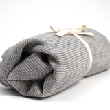 Mīkstināta lina spilvendrāna ar pelēki/zilu svītrotu rakstu