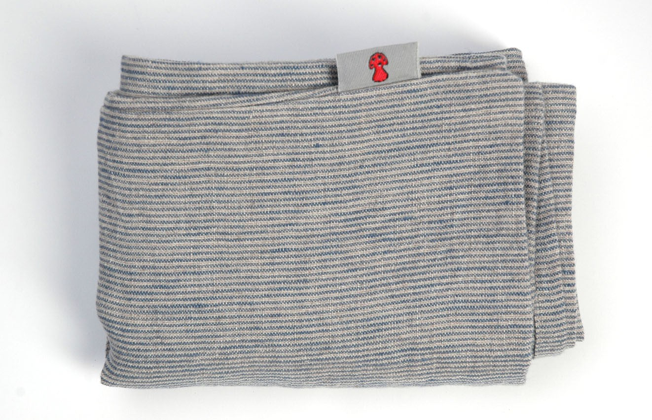 Mīkstināta lina spilvendrāna ar pelēki/zilu svītrotu rakstu