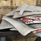 Lina un vatelīna karstuma paliktnis ar gaiši zilām/dabīgi pelēkām sīkām svītriņām